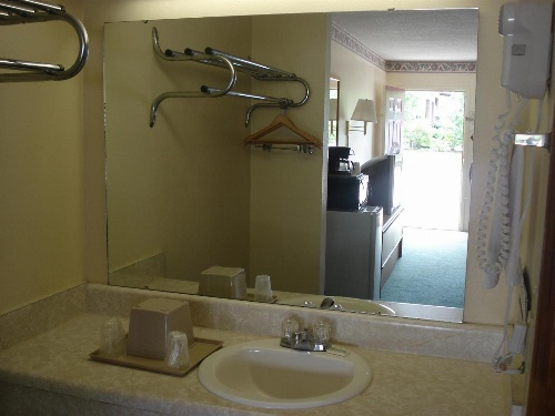 Western Motel - Camilla image 4